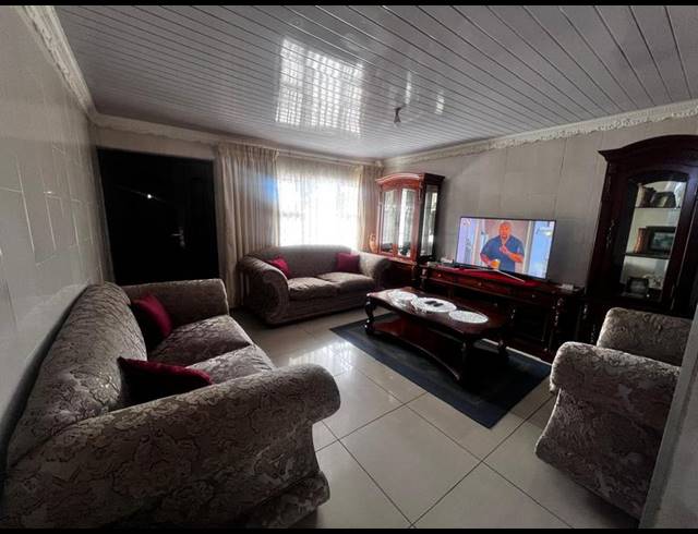 3 BEDROOM HOUSE FOR SALE IN POWERVILLE